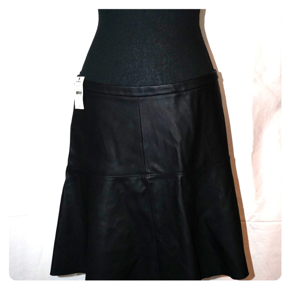 Faux leather mini skirt